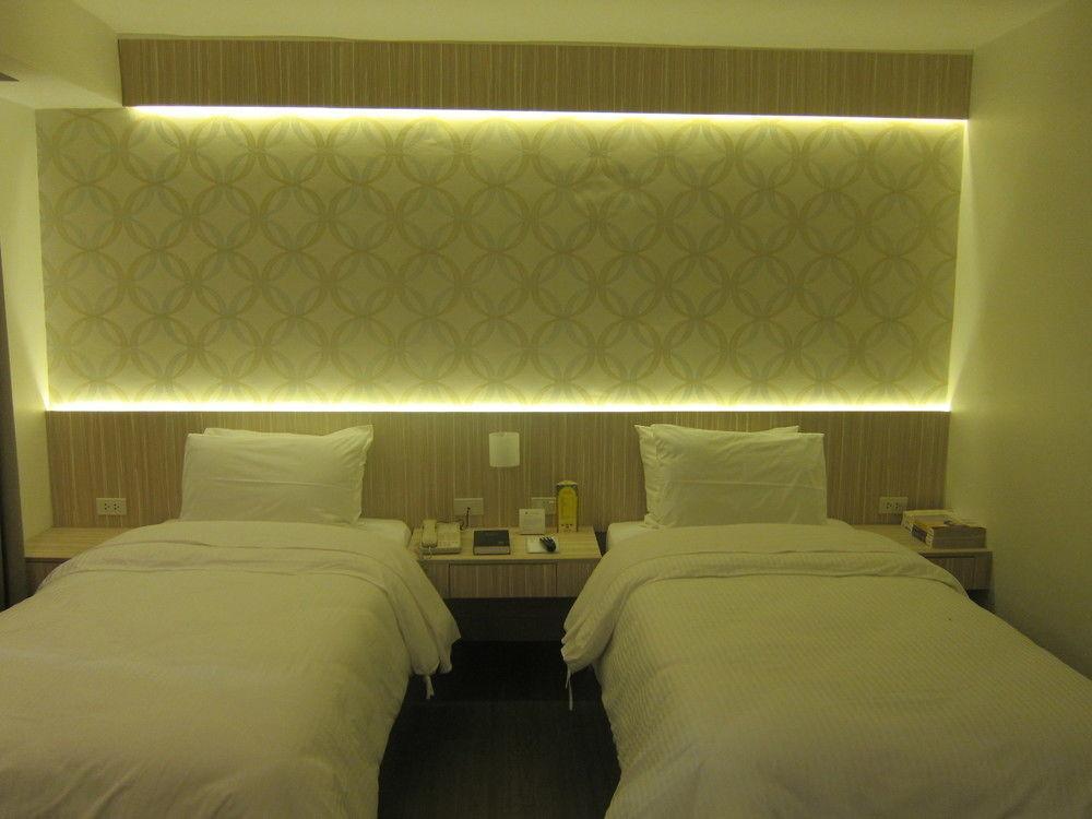 Hotel The Charter House Makati City Exterior foto