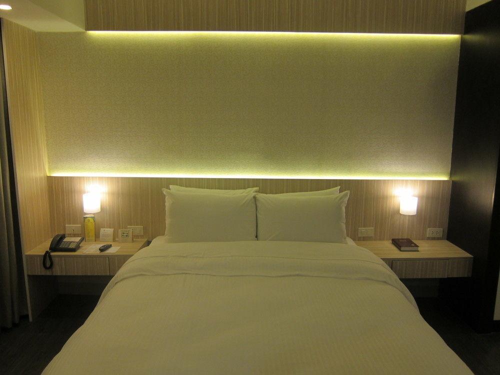 Hotel The Charter House Makati City Exterior foto
