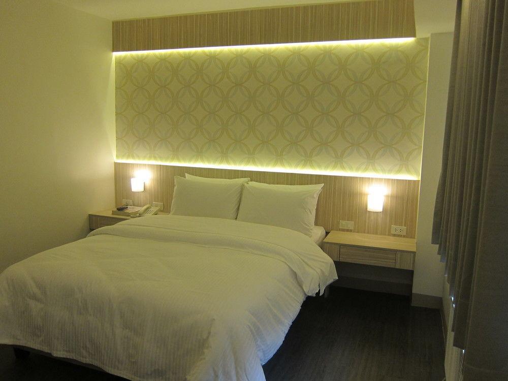 Hotel The Charter House Makati City Exterior foto