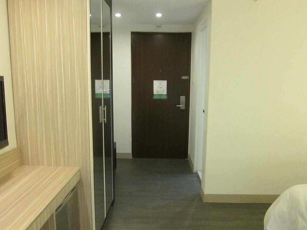 Hotel The Charter House Makati City Exterior foto