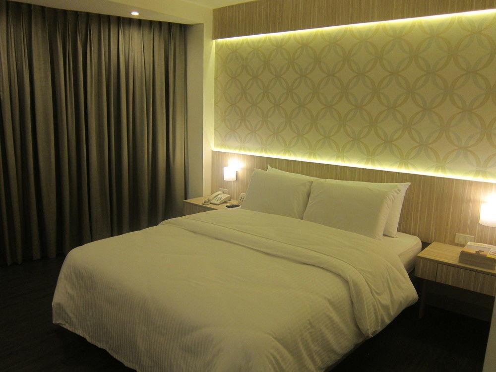 Hotel The Charter House Makati City Exterior foto