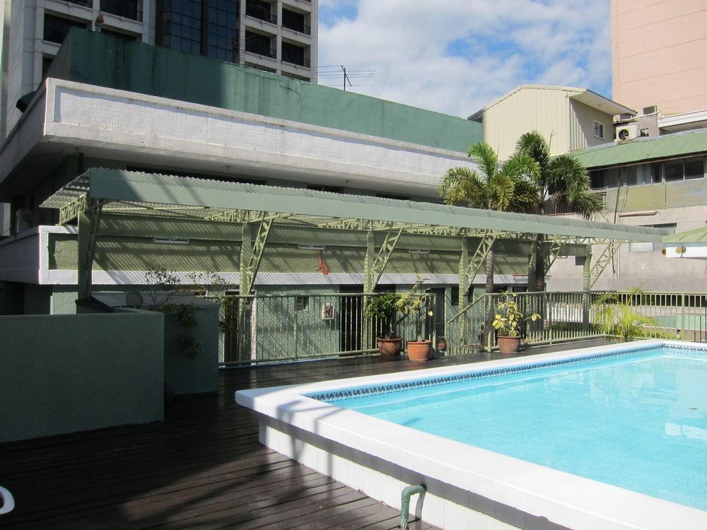 Hotel The Charter House Makati City Exterior foto