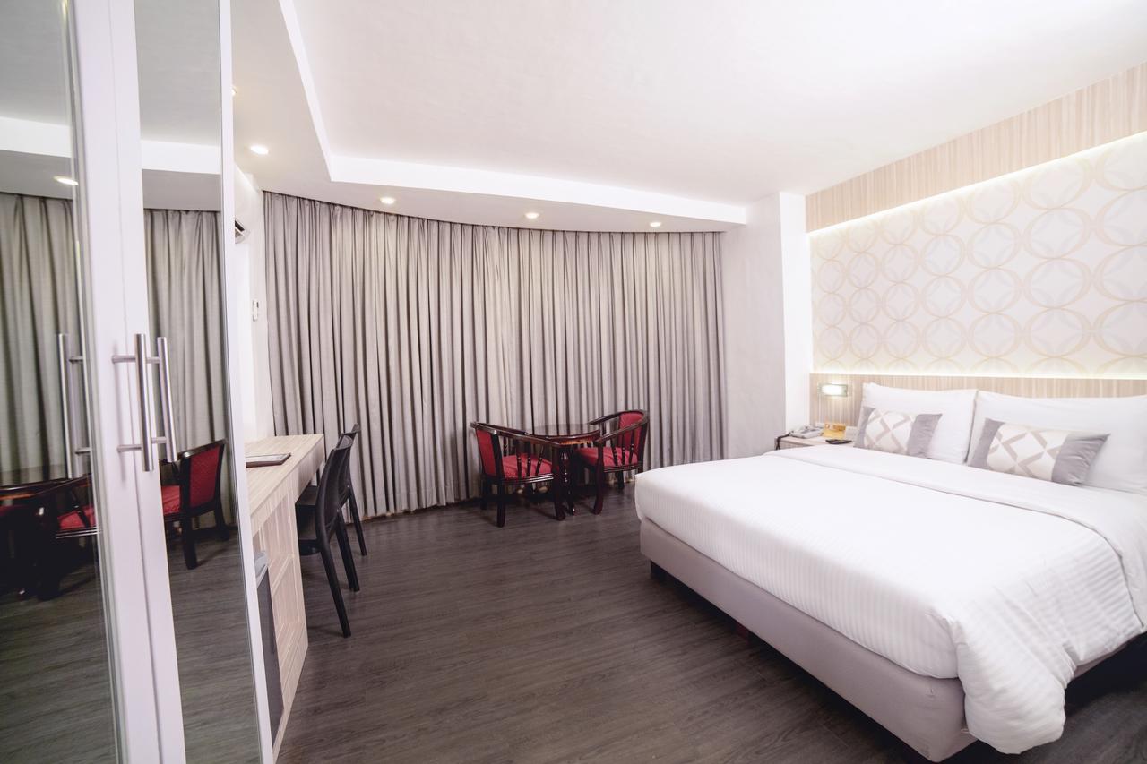Hotel The Charter House Makati City Exterior foto