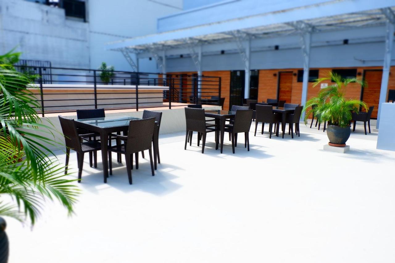 Hotel The Charter House Makati City Exterior foto